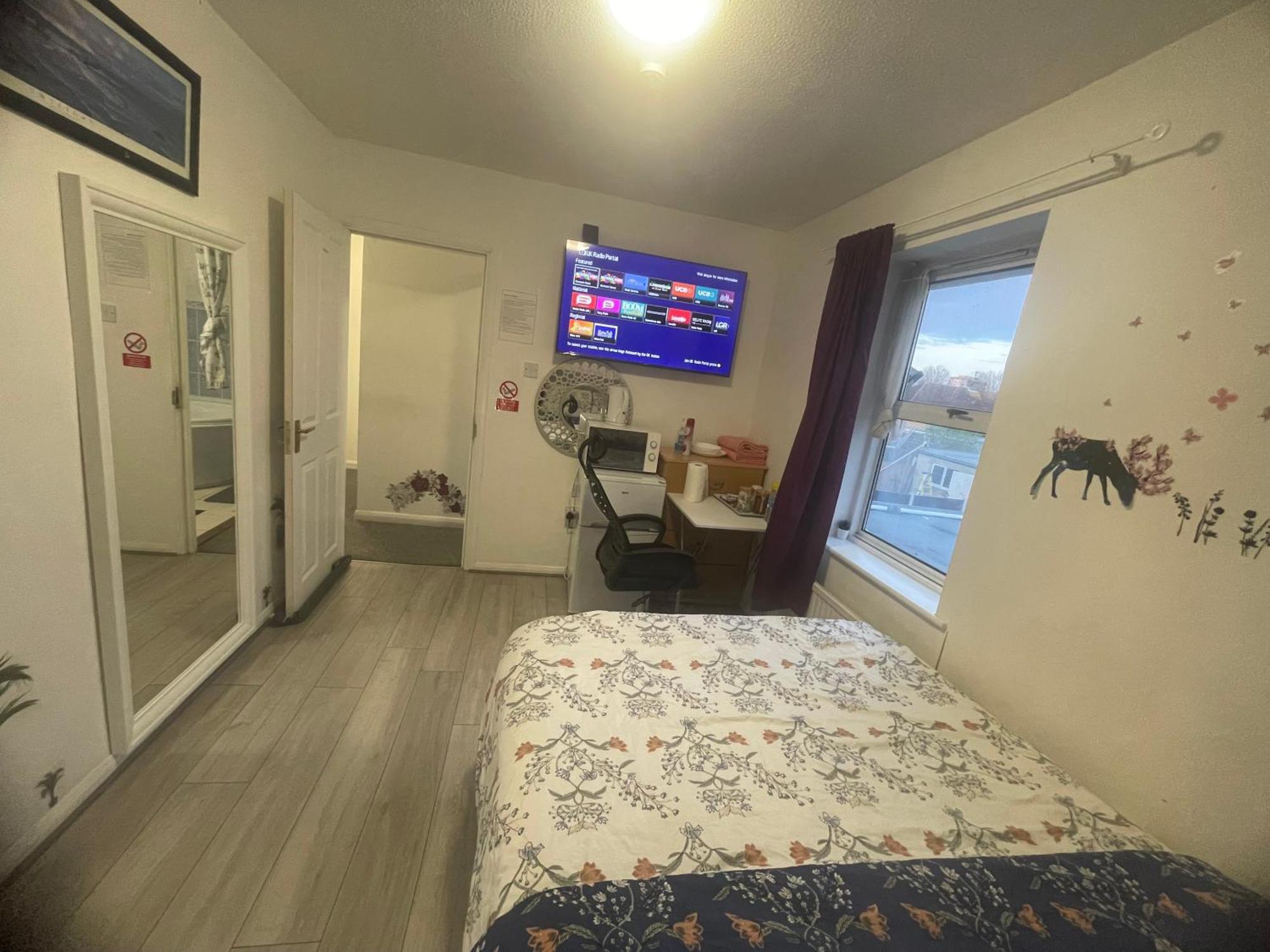 Habitación en casa particular North Avenue Ltd, Heathrow Airport-free Parking Hayes (Greater London)