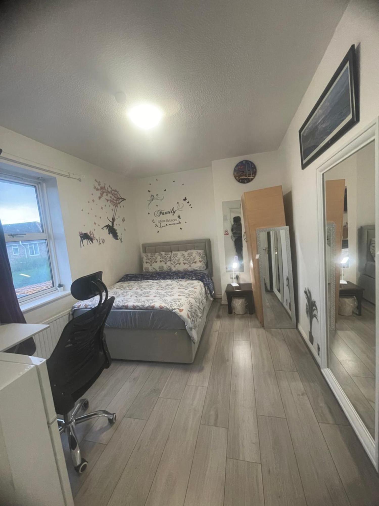 North Avenue Ltd, Heathrow Airport-free Parking