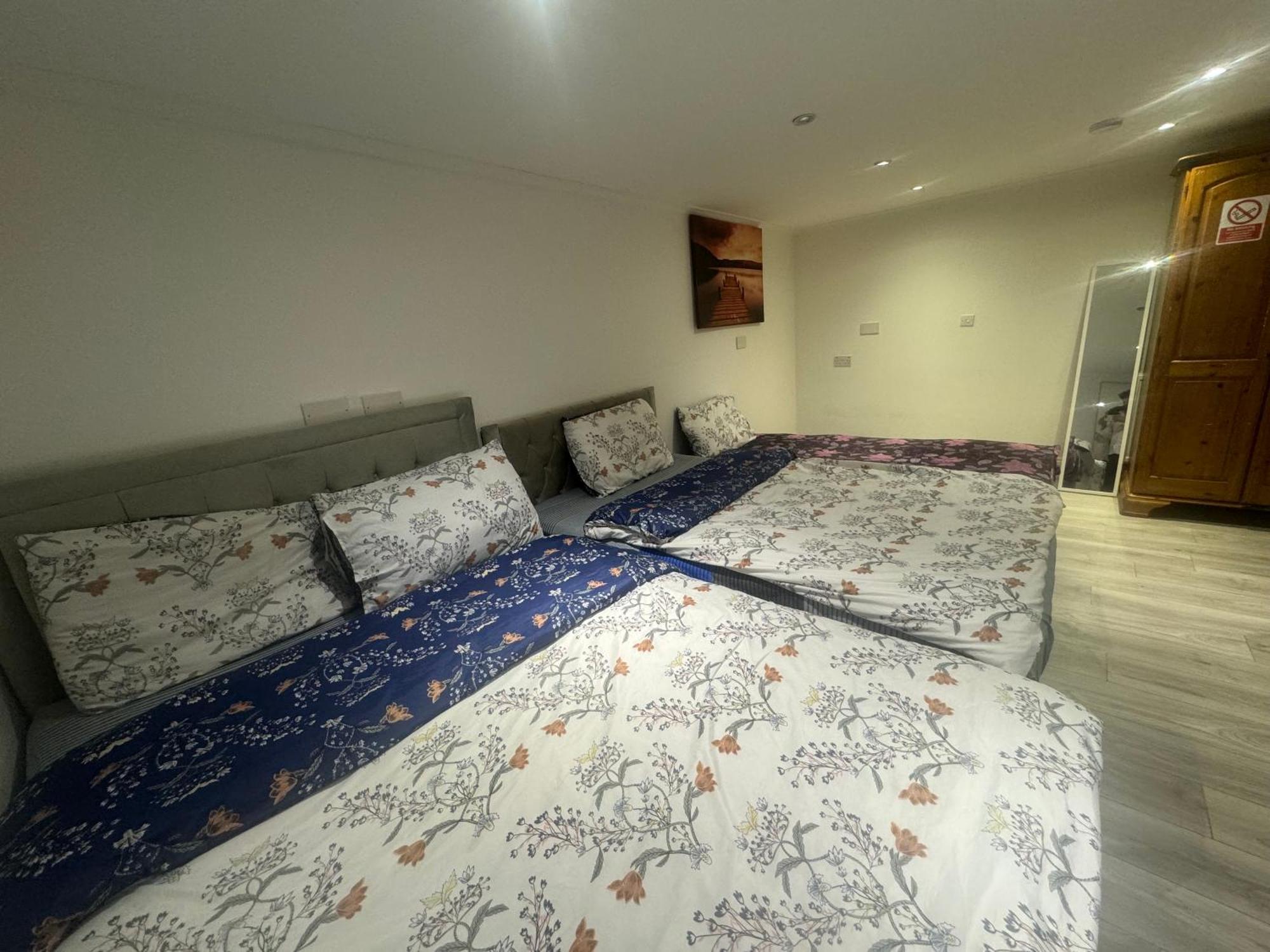 Habitación en casa particular North Avenue Ltd, Heathrow Airport-free Parking Hayes (Greater London)