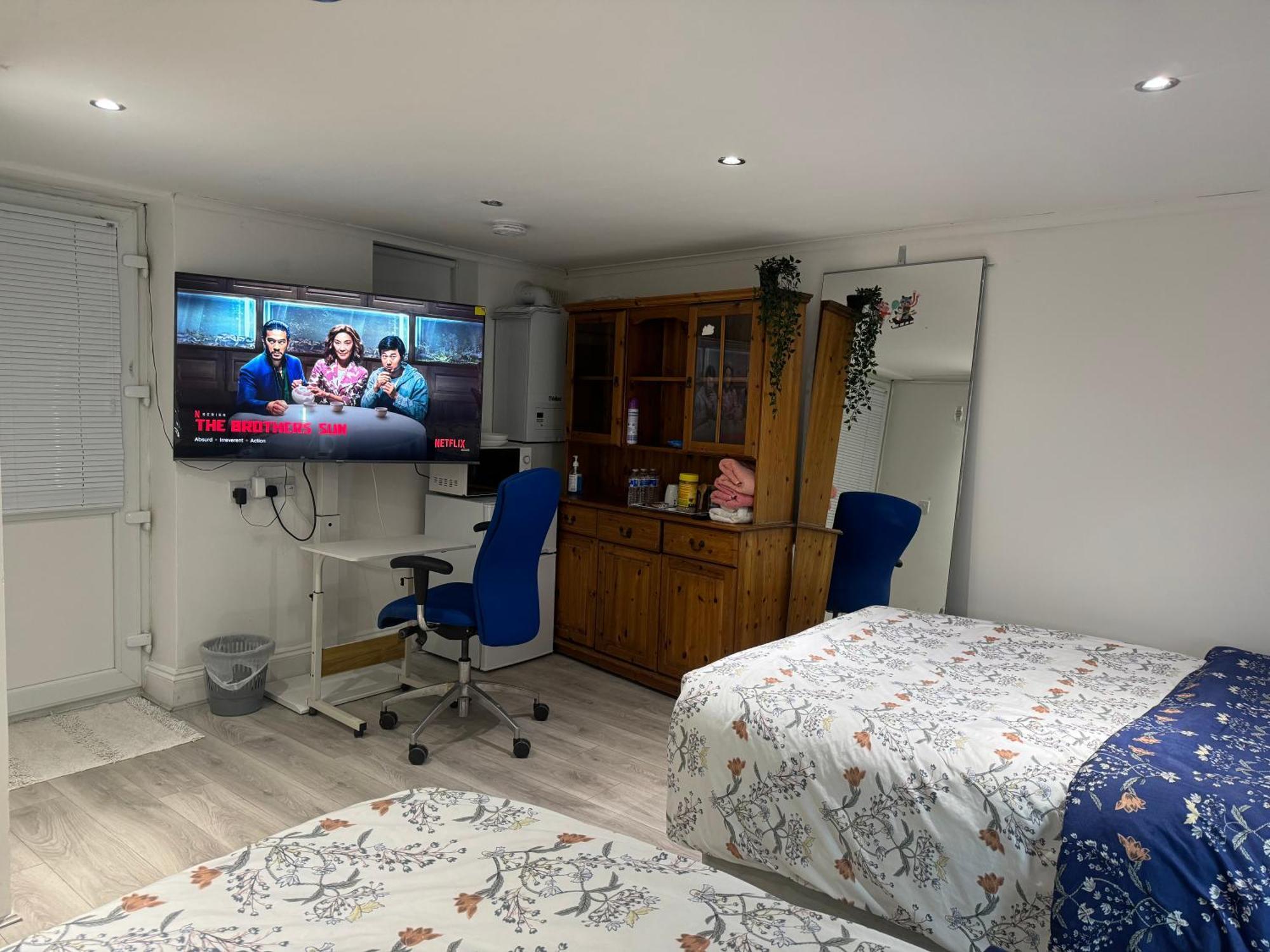 North Avenue Ltd, Heathrow Airport-free Parking